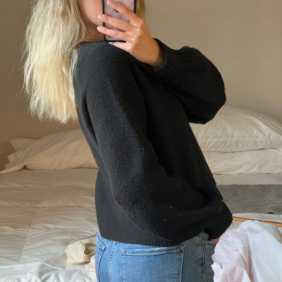 Black or Navy Blue Sweater - Picture 4 of 4